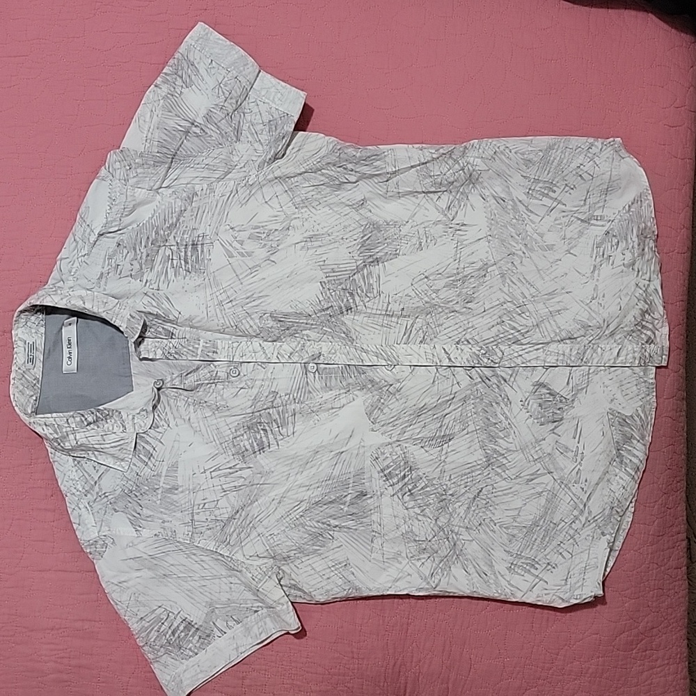 Calvin Klein Men's Short Sleeve Button Up Dress Shirt